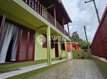 Casa · 180m² · 4 Quartos · 3 Vagas · Sobrado de Alvenaria com Piscina