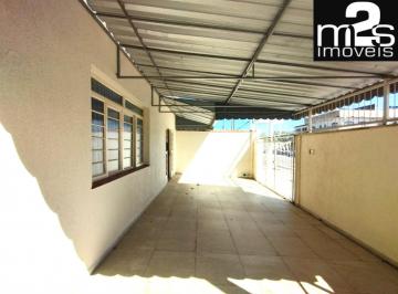 Foto 13 · Quintal, 04 Quartos, Excelente Localização e Toda Reformada