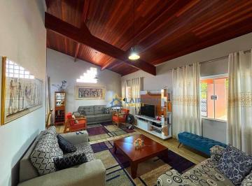 0dca83f307ac514a772f5968ddaaf4d210916f71 · Espaçosa Casa de 4 Dormitórios com Suíte em Bairro Nobre de Atibaia