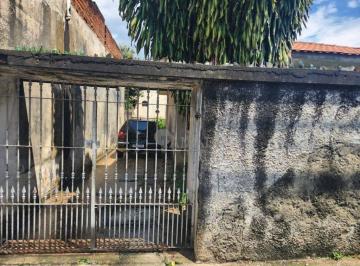 f67cff9ede6668f4486c46d01f62ae707d99226f · Lote de terreno  com casa antiga.