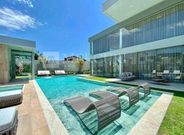 a3af63222a79b6f232b9d47ef5d2b1a3c956d672 · Casa no Guarujá, Jardim Acapulco, Mansão Luxuosa com Piscina e Quadra de Beach Tênis - Mercuri Imóve