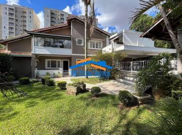 Casa · 804m² · 5 Quartos · 10 Vagas · Cond. Chác. Granja Velha - 2 casas independentes, muito jardim!