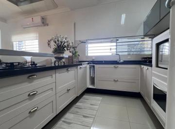 Casa · 244m² · 3 Quartos · 2 Vagas · Casa no Bairro São Cristóvão em Criciúma/SC