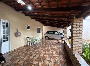 Casa de 3 quartos, Ceilândia · Casa de 3 quartos c/ suíte, na laje, lote 300 m², QNN 3, não financia!
