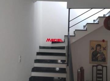 Casa · 195m² · 3 Quartos · 2 Vagas · Sobrado com 3 dormitórios no Residencial União