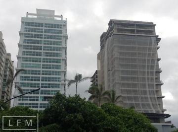 Apartamento · 176m² · 4 Quartos · 2 Vagas · APARTAMENTO FRENTE MAR MOBILIADO - PÉ NA AREIA