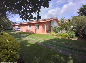 20230316100236588.jpg · Casa com piscina e conforto no bairro mais desejado da cidade!