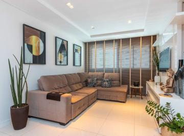 Apartamento · 133m² · 4 Quartos · 3 Vagas · Apartamento à venda na 2ª Quadra de Balneário Camboriú com 2 suítes