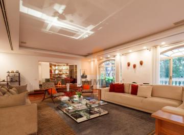Apartamento · 493m² · 4 Quartos · 5 Vagas · Apartamento com sensação acolhedora de uma casa num prédio de alto padrão com segurança 24 horas