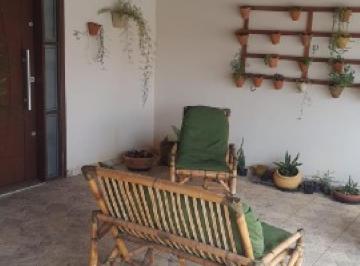 Garagem · Casa à venda no Bairro do Jardim Sarapiranga em Jundiaí