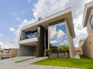 Casa de 4 quartos, Colombo · Magnifica Casa de 2 andares, com 4 suítes, quintal e garagem para 2 carros