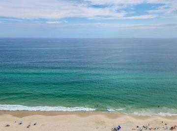 Apartamento · 261m² · 4 Quartos · 3 Vagas · Apartamento Locação frontal mar, mobiliado, 4 quartos, posto 5, Condomínio Costa Del Sol, Barra da T