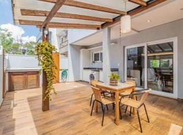 Casa · 248m² · 4 Quartos · 2 Vagas · Casa com 4 suítes no Jardins do Lago I