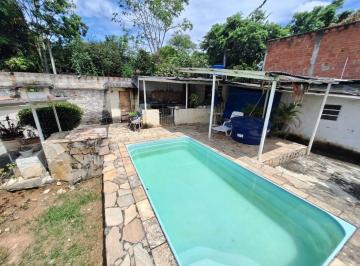 7ecebabac399799260e8d4fedc36333d40a679b3 · Mini sítio com 2 moradias independentes, piscina, churrasqueira e 2 vagas de garagem à venda por R$ 