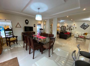 Casa de 3 quartos, Riacho Fundo · Sucupira- Linda Residência com acabamento de Excelência e Detalhes Exclusivos! 