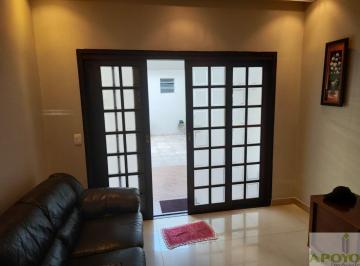 Casa · 220m² · 3 Quartos · 3 Vagas · Maravilhoso sobrado com 03 dormitórios para venda no Campo Grande.