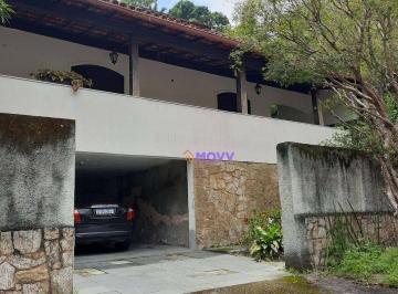 3efdef8ad1c13e60382147c647e67f852152a035 · Belíssima casa em condomínio em Charitas com 6 quartos
