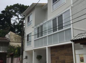 Casa de 4 quartos, Teresópolis · Casa em condomínio no Alto