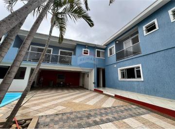 Casa · 278m² · 4 Quartos · 6 Vagas · Casa 3 dormitórios com piscina e vaga para 5 carros