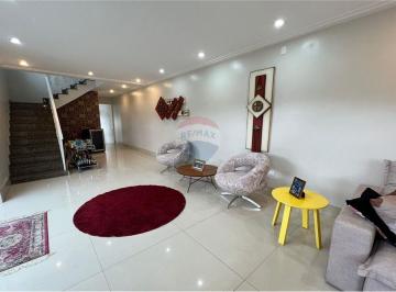Casa · 278m² · 4 Quartos · 6 Vagas · Casa 3 dormitórios com piscina e vaga para 5 carros