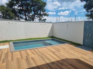Casa · 224m² · 3 Quartos · 4 Vagas · Casa com 3 quartos à venda no Condomínio Arts - Uberlândia/MG