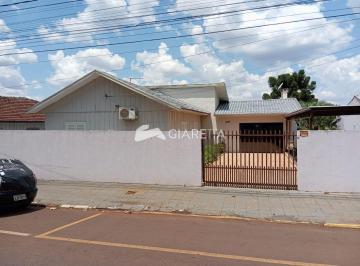 Casa · 210m² · 4 Quartos · 6 Vagas · Casa à venda com ótima localização no CENTRO, TOLEDO - PR