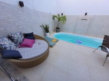 Casa · 175m² · 3 Quartos · 2 Vagas · Casa Duplex com excelente acabamento, pronta para morar