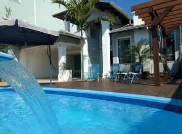 Casa · 251m² · 4 Quartos · 3 Vagas · Casa Alto Padrão com 04 Suítes à 100 metros da Praia do Mariscal