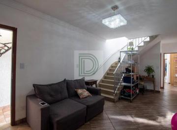 Casa · 125m² · 3 Quartos · 2 Vagas · Ótimo Sobrado Próximo aos comércios, com 3 dormitórios e 2 vagas.