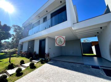 Casa · 185m² · 3 Quartos · 2 Vagas · Casa Alto Padrão em Cachoeira do Bom Jesus, Florianópolis/SC