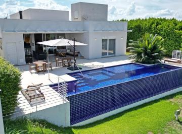 Piscina · CASA NO CONDOMÍNIO PARQUE YTU XAPADA