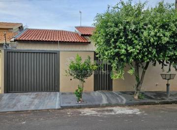 Casa · 220m² · 3 Quartos · 2 Vagas · Casa com 03 Dormitórios, 02 vagas garagens cobertas no bairro Menezes II