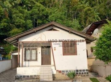 Casa · 300m² · 3 Quartos · 1 Vaga · Casa com 3 dormitórios e 2 banheiros na Primeiro de Maio em Brusque