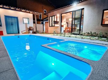 Casa de 3 quartos, Cabo Frio · Casa com 3 Suítes a Poucos Passos da Praia do Foguete