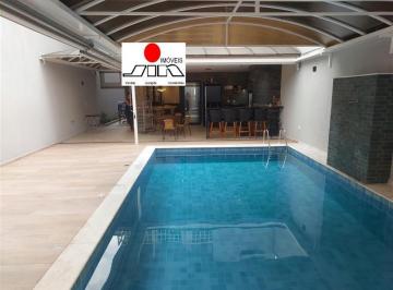 Casa · 322m² · 3 Quartos · 4 Vagas · Casa com Piscina aquecida e Espaço Gourmet.