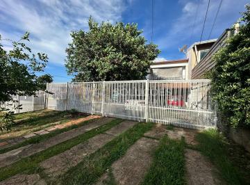 Casa · 220m² · 2 Quartos · 4 Vagas · Casa 2 Quartos / Apartamento 2 Quartos / Casa 1 Quarto / Para Investidores | Quadra 16, Sobradinho/D