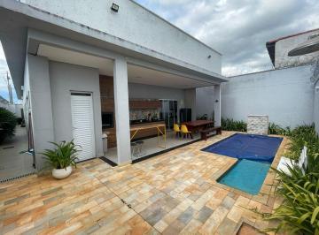 Casa · 230m² · 3 Quartos · 3 Vagas · Casa com 3 quartos à venda no Bairro Jardim Sul - Uberlândia/MG
