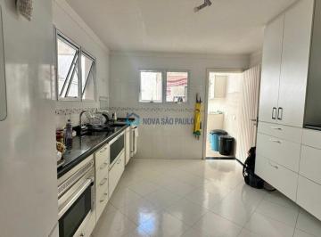 Casa · 164m² · 3 Quartos · 4 Vagas · Casa Sobrado com 3 suítes, semi novo, proximo ao metrô praça da arvore.