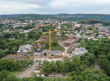 g1_2768_39493_1840_091023.jpg · APARTAMENTO EM GRAMADO COM 2 SUÍTES EM RESIDENCIAL COM ÁREA COMPLETA DE LAZER