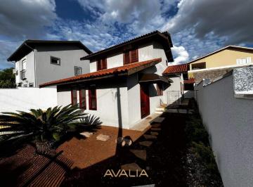 Casa · 179m² · 4 Quartos · 3 Vagas · Charme e Conforto: Residência Próxima à Padaria Suíça