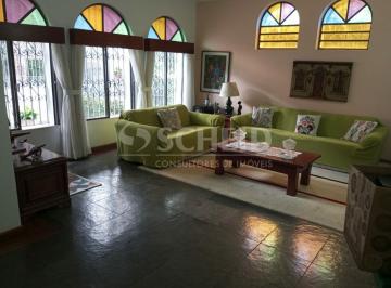 Casa · 302m² · 5 Quartos · 4 Vagas · Sobrado a venda de 302,00m² útil, de 5 quartos e 4 vagas no Jardim Prudência.