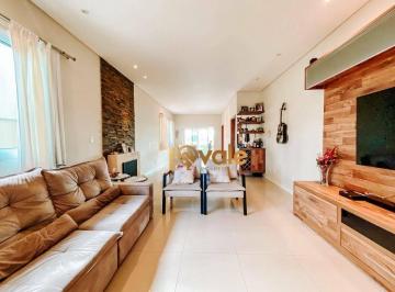 e356df8863b7e622dfce4ffaf0d3d417049502da · Casa com 4 dormitórios Floradas da Serra Urbanova SJCampos/SP