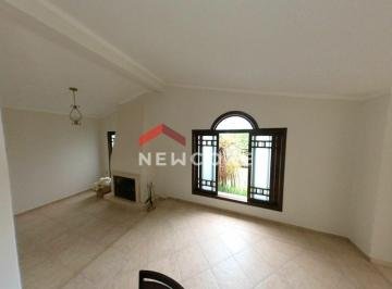 Casa · 230m² · 3 Quartos · 2 Vagas · Casa em  Avenida Santana - Nova Gardênia - Atibaia/SP