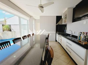 Casa · 232m² · 3 Quartos · 4 Vagas · Sobrado com piscina e 3 suítes