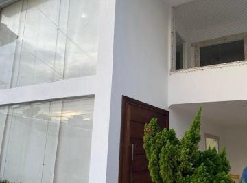 Foto 01 · Casa com 5/4 em Condomínio Fechado