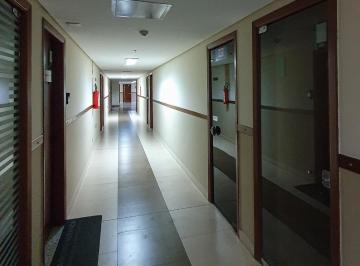 Comercial , Brasília · SRTVS 701. sala desocupada, reformada, com armários