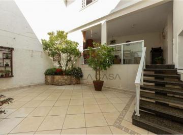 Casa · 380m² · 3 Quartos · 4 Vagas · 380 m² de área útil -  3 dormitórios, 1 suíte, 4 vagas de garagem - churrasqueira