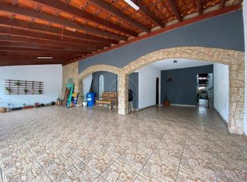 Foto 01 · Casa com 4 dormitórios e muito espaço