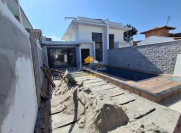 Foto 01 · CASA LINEAR COM 3 QUARTOS SENDO 1 SUÍTE A VENDA NO BAIRRO RECREIO EM RIO DAS OSTRAS