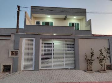 Casa · 183m² · 3 Quartos · 3 Vagas · Sobrado com 1 suíte + 3 dormitórios á 850 metros do mar - Itacolomi - Balneário